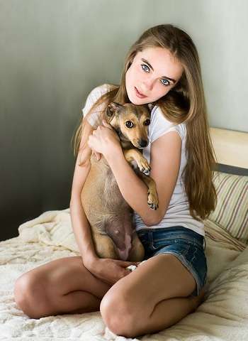 A Dating Profile Photo with Pet Might Be Hurting Your Dating Life